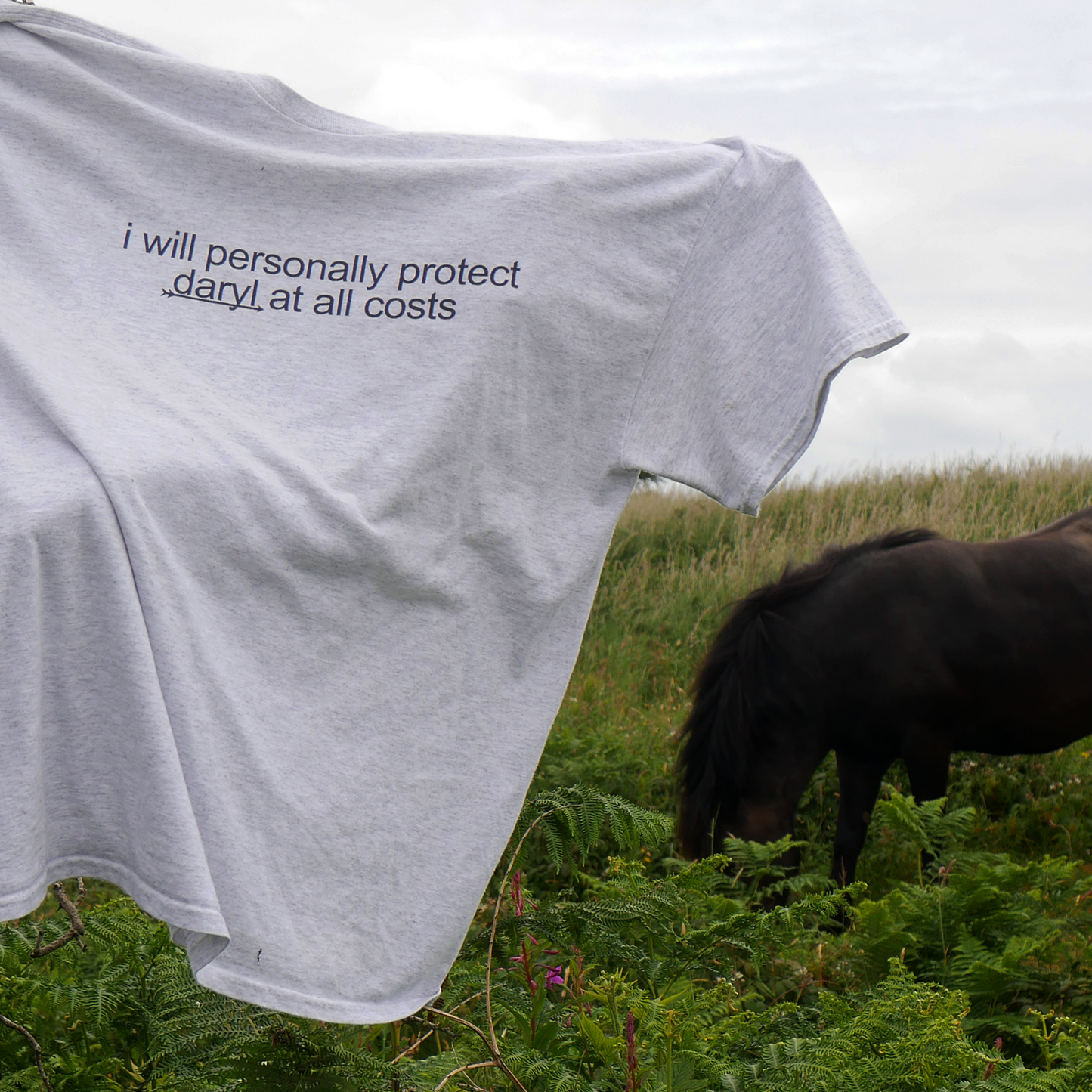 "I Will Personally Protect Daryl Dixon" Slogan T-Shirt - Daryl Dixon TWD